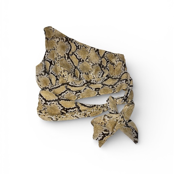 H&M Snake Print One-Shoulder Crop Top - Picture 4 of 5